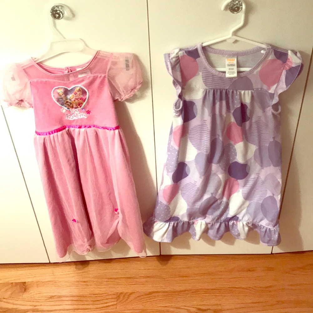 Set of 2 girl’s night gowns